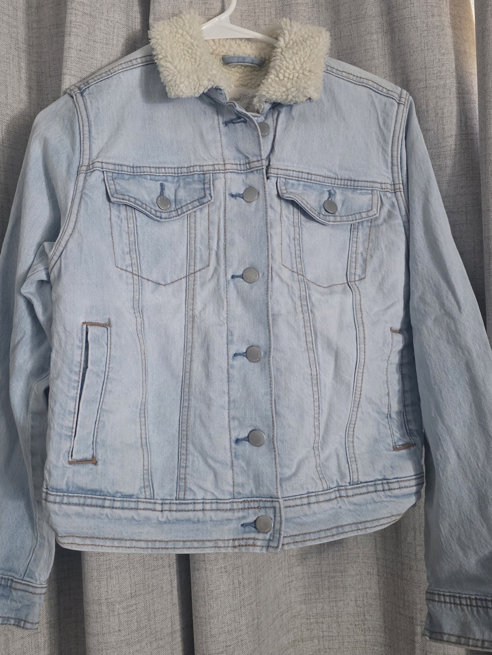 Universal Thread Light Blue Denim Jacket with Cream Sherpa Collar